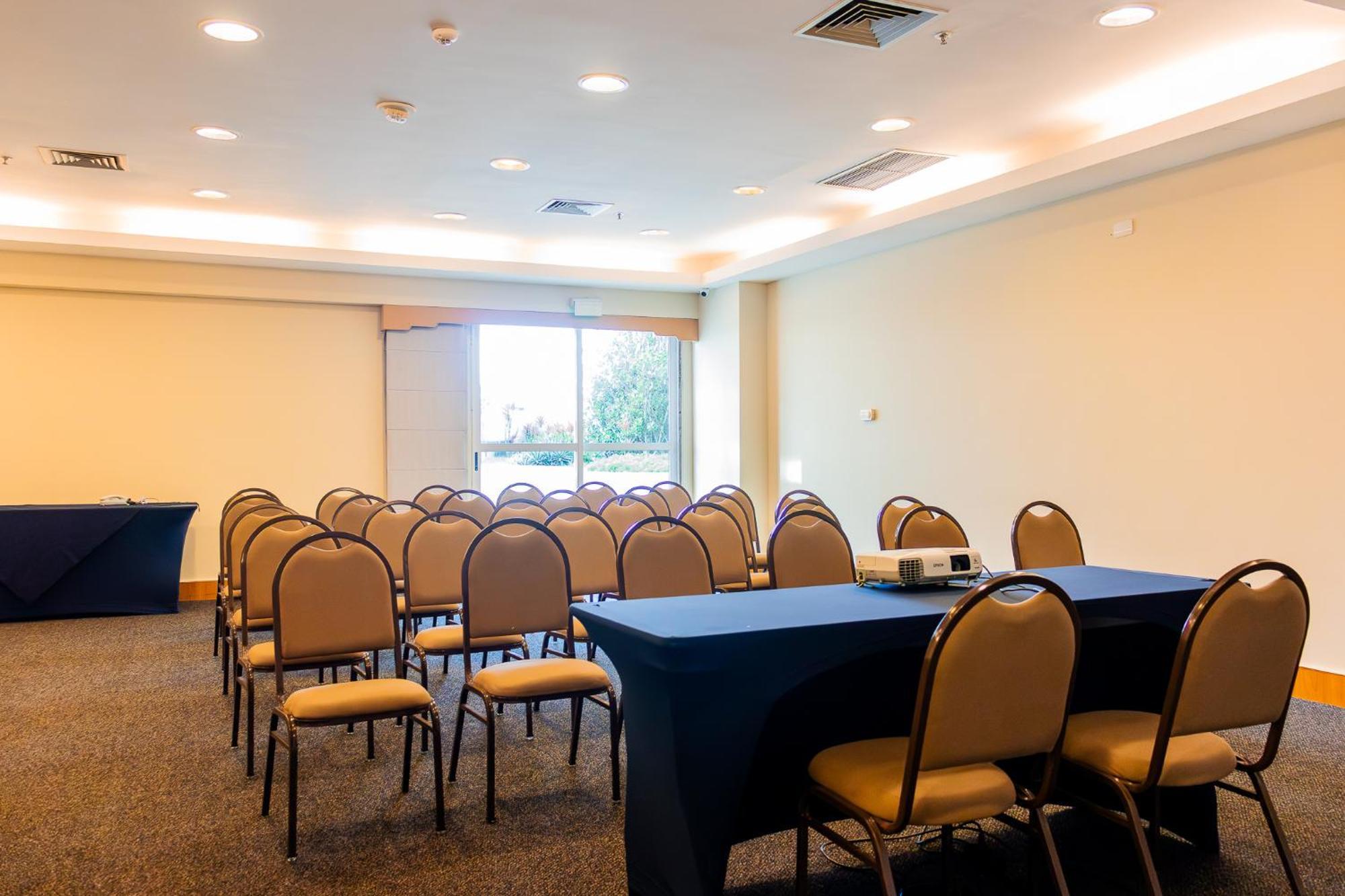 Mercure Macae Bagian luar foto